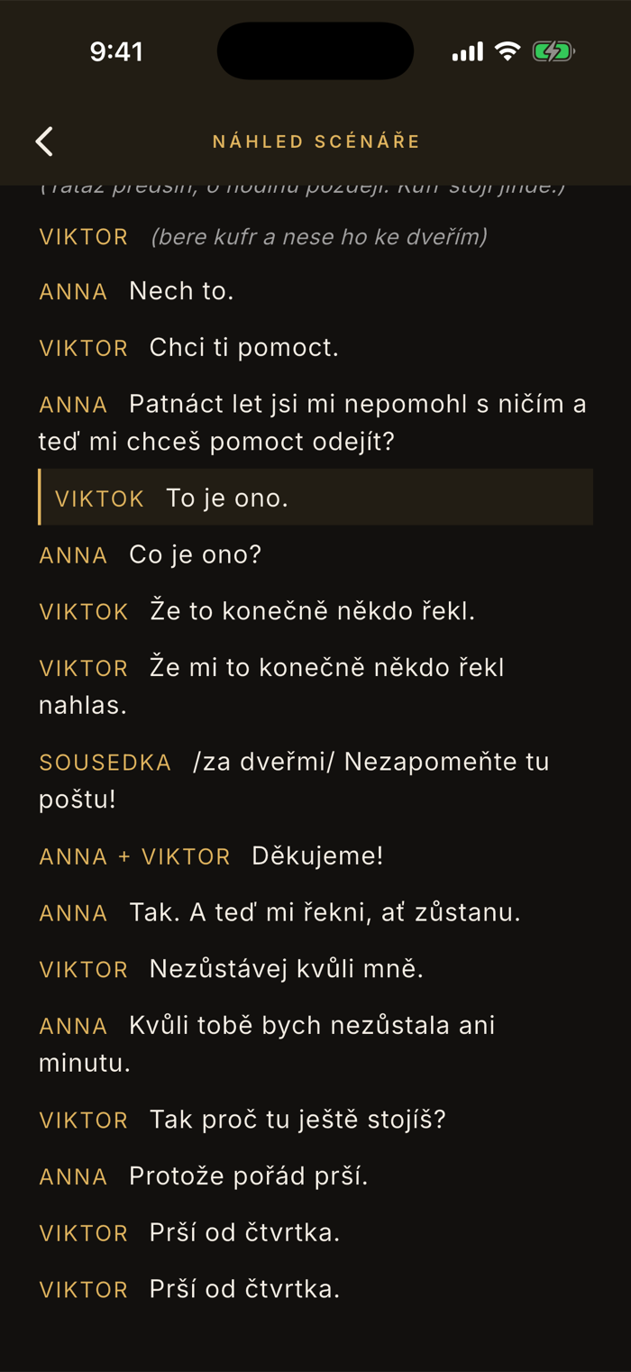 Náhled scénáře v appce Nazkoušeno: jména postav zlatými verzálkami, scénické poznámky kurzívou, hlavička druhého dějství a zvýrazněný řádek, ze kterého se do náhledu skočilo.